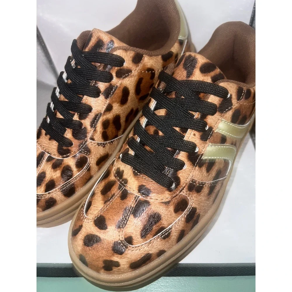 Le Sheelah TOPPING-18 Leopard Print Platform Sneakers Womens Size 6 Gold Stripe
